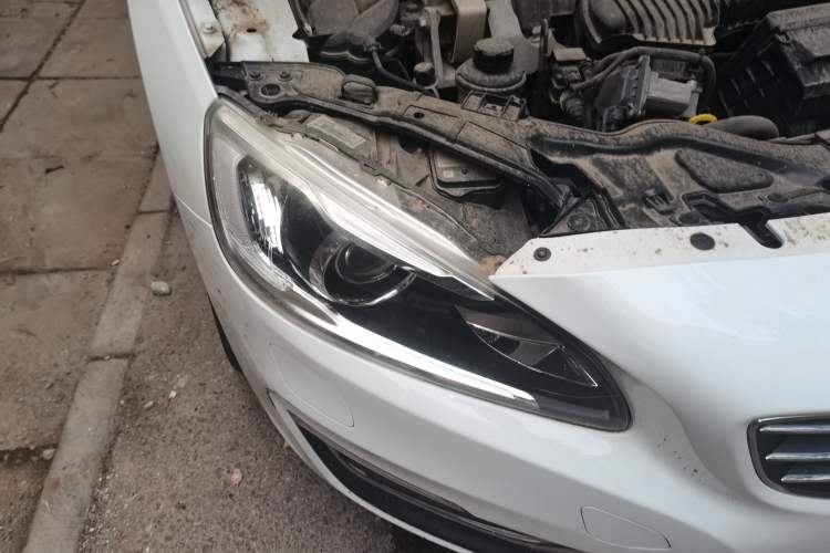 Used Volvo S60 2015 S60L T5 Intelligent Drive Edition Engine Bay Right