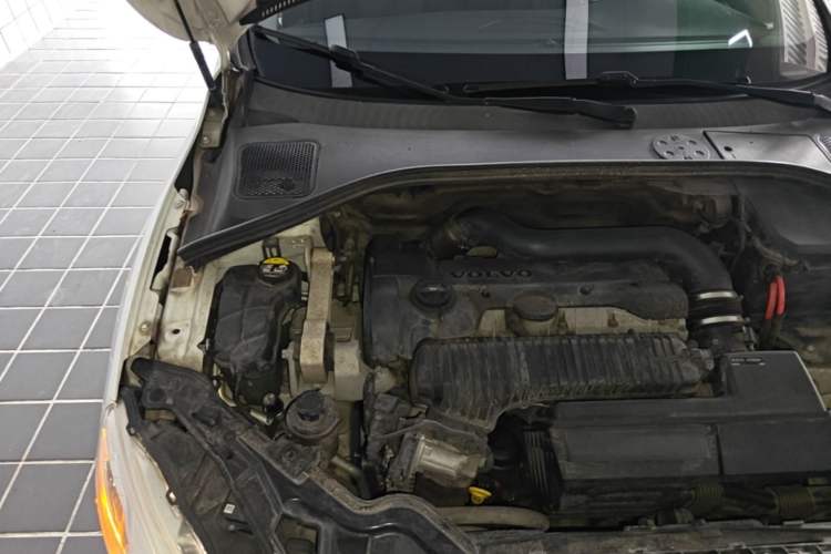 Used Volvo S60 2015 S60L T5 Intelligent Drive Edition Engine Bay Right