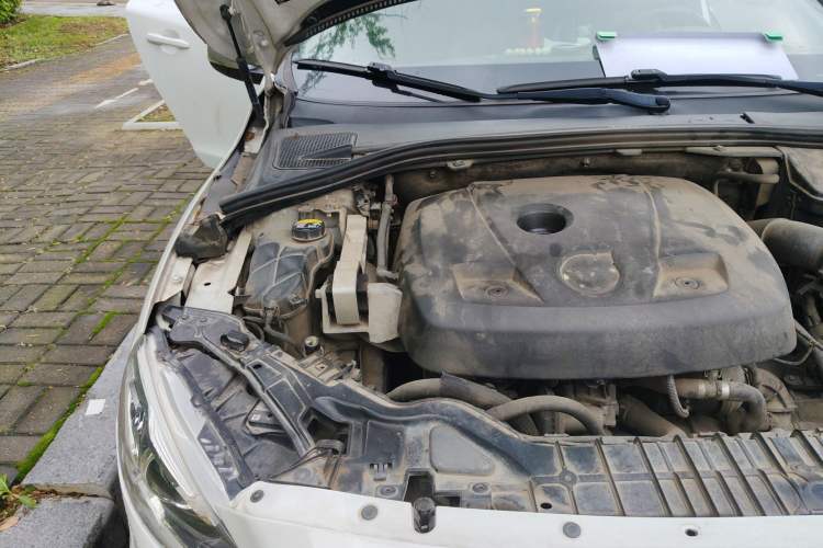 Used Volvo S60 2015 T5 Personalized Sport Edition Engine Bay Right