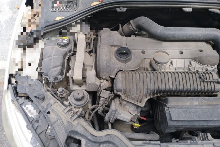 Used Volvo S60 2015 S60L 2.0T Zhiyuan Edition Engine Bay Right