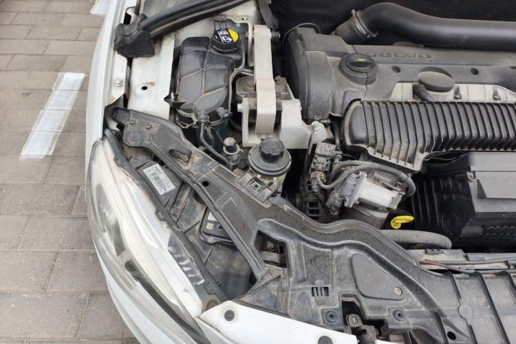 Used Volvo S60 2015 S60L T5 Intelligent Drive Edition Engine Bay Right