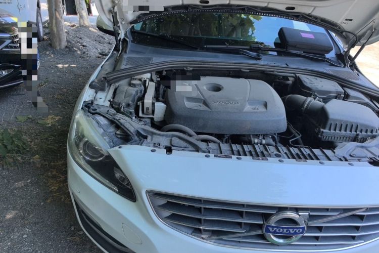 Used Volvo S60 2015 S60L 2.0T Zhiyuan Edition Engine Bay Right