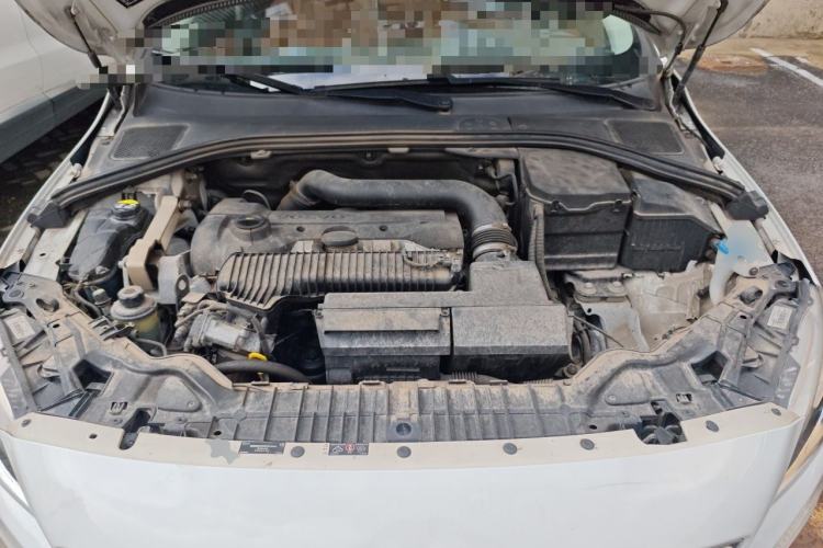 Used Volvo S60 2015 S60L 2.0T Zhiyuan Edition Engine Bay
