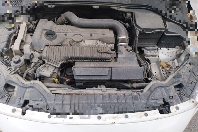 Used Volvo S60 2015 S60L 2.0T Zhiyuan Edition Engine Bay