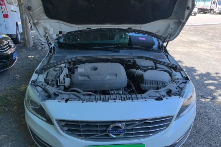 Used Volvo S60 2015 S60L 2.0T Zhiyuan Edition Engine Bay