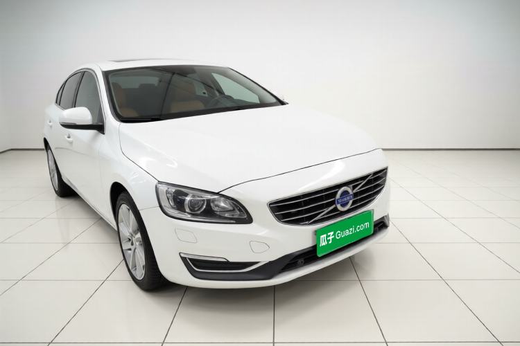 Used Volvo S60 2015 S60L 2.0T Zhiyuan Edition Exterior 1