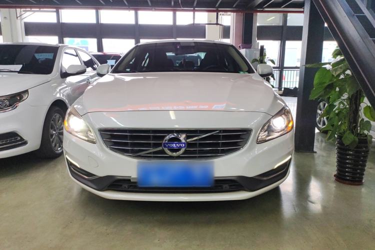 Used Volvo S60 2015 S60L 2.0T Zhiyuan Edition Exterior 1