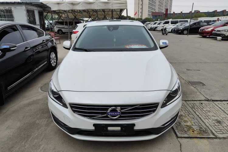 Used Volvo S60 2015 S60L 2.0T Zhiyuan Edition Exterior 1