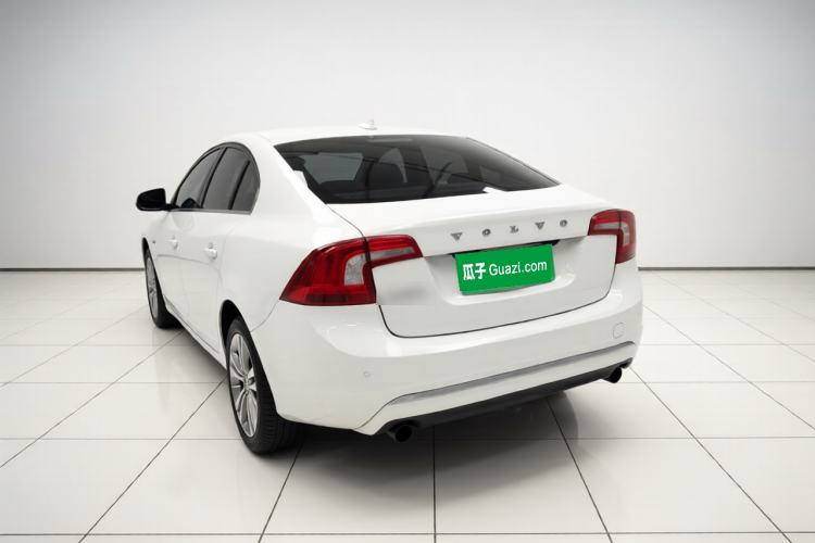 Used Volvo S60 2015 S60L 2.0T Zhiyuan Edition Exterior 2