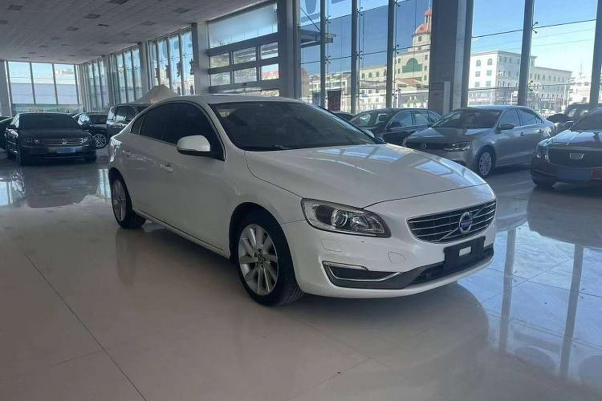 Used Volvo S60 2015 S60L 2.0T Zhiyuan Edition Exterior 2