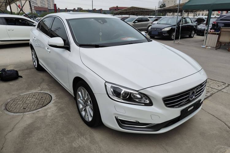 Used Volvo S60 2015 S60L 2.0T Zhiyuan Edition Exterior 2