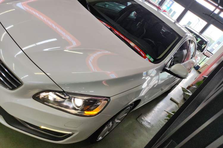 Used Volvo S60 2015 S60L 2.0T Zhiyuan Edition Exterior 3