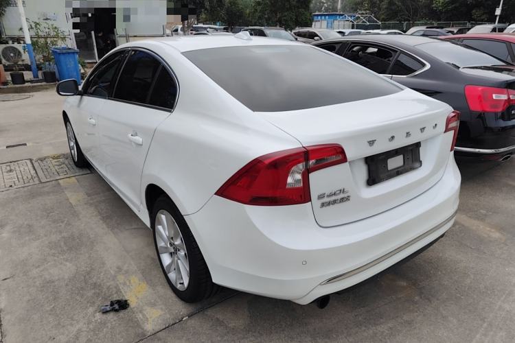 Used Volvo S60 2015 S60L 2.0T Zhiyuan Edition Exterior 3