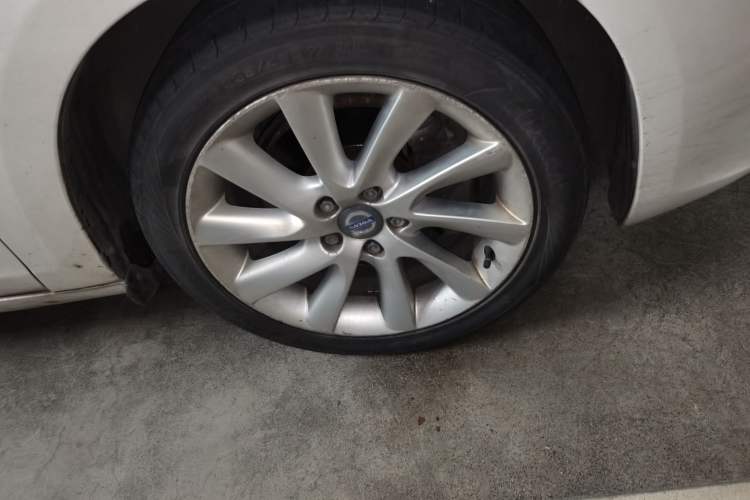 Used Volvo S60 2015 S60L 2.0T Zhiyuan Edition Exterior 4