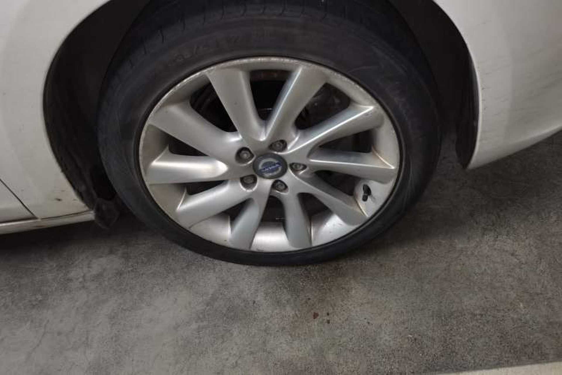 Used Volvo S60 2015 S60L 2.0T Zhiyuan Edition Exterior 4
