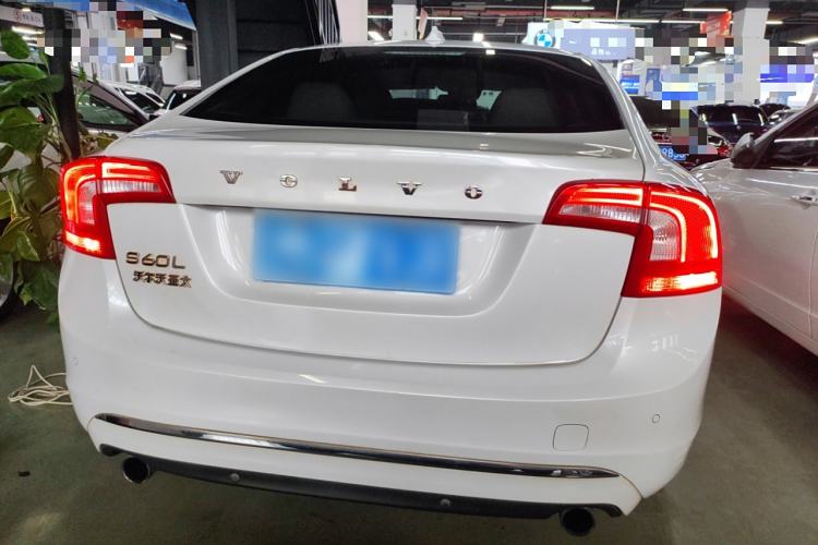 Used Volvo S60 2015 S60L 2.0T Zhiyuan Edition Exterior 4
