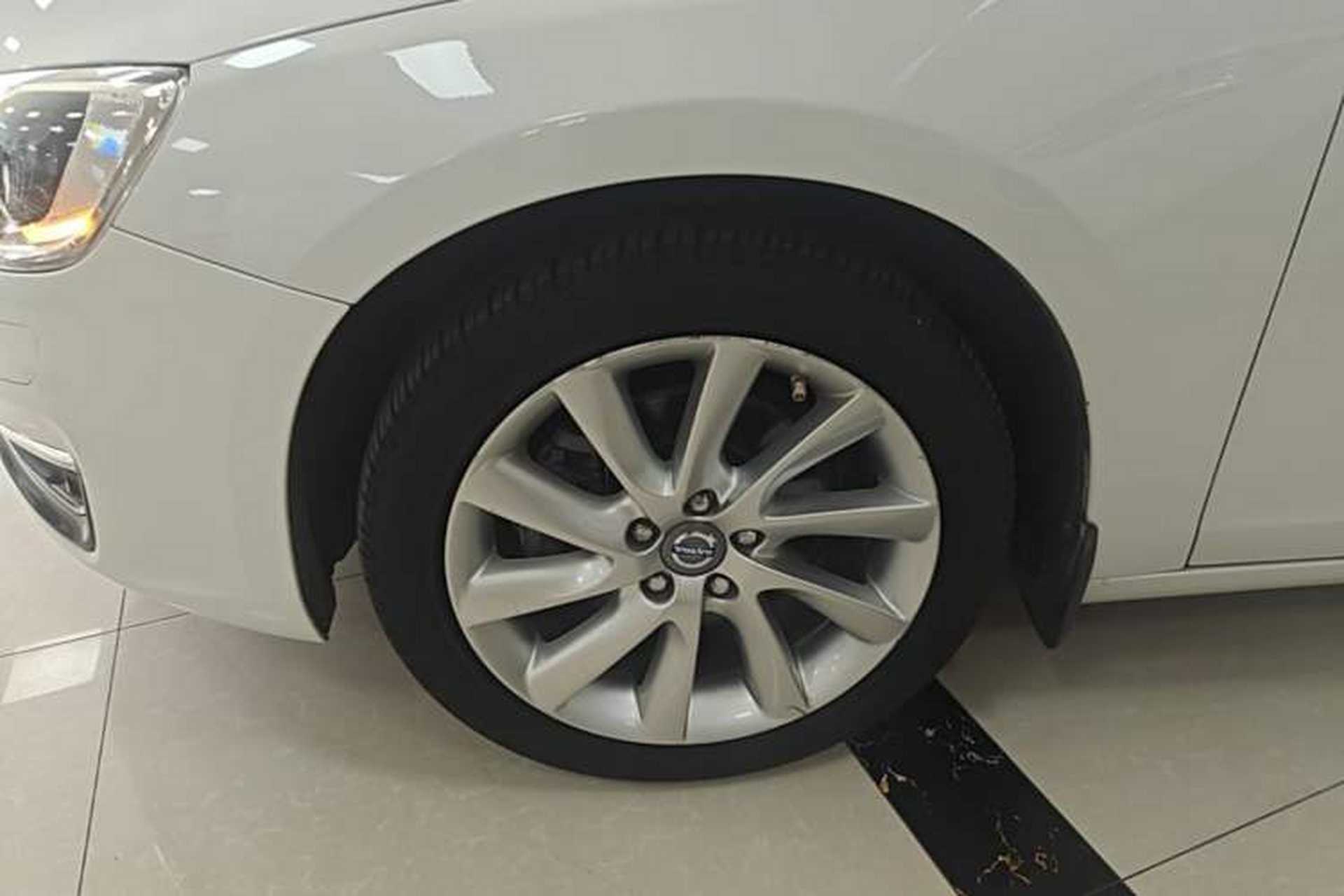 Used Volvo S60 2015 S60L 2.0T Zhiyuan Edition Exterior 4