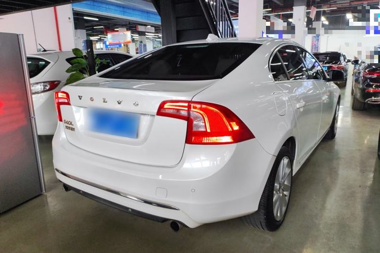 Used Volvo S60 2015 S60L 2.0T Zhiyuan Edition Exterior 5