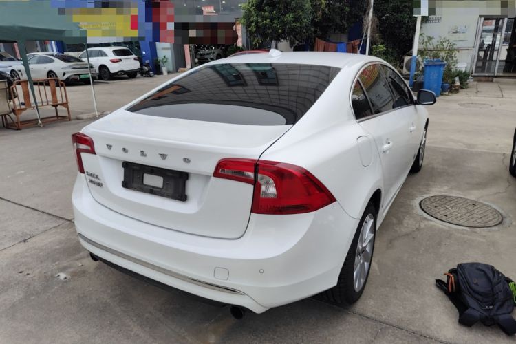 Used Volvo S60 2015 S60L 2.0T Zhiyuan Edition Exterior 5