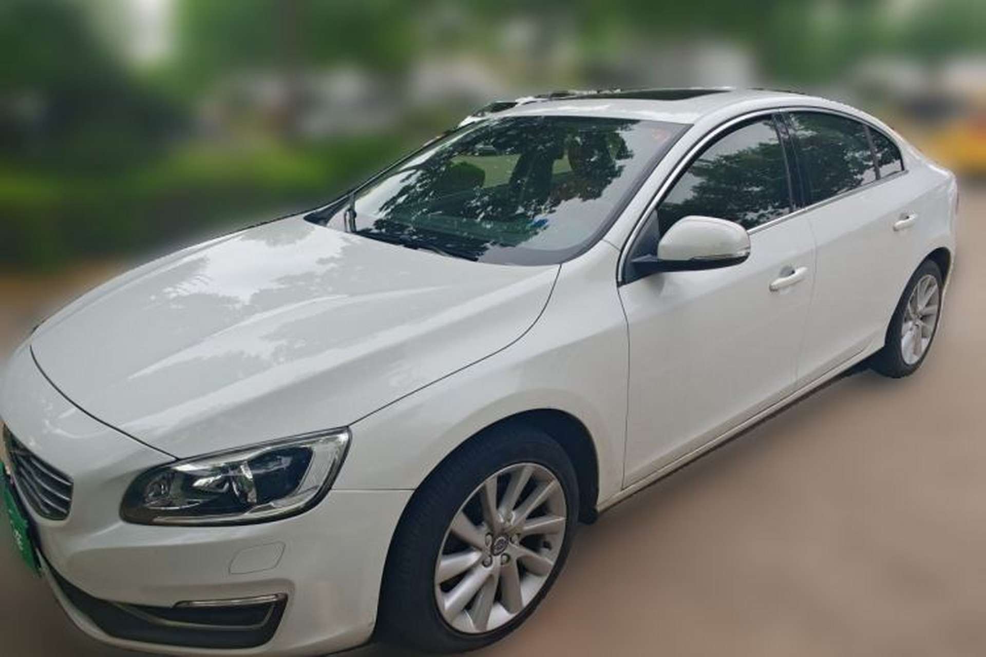 Used Volvo S60 2015 S60L 2.0T Zhiyuan Edition Front Left 45 Deg