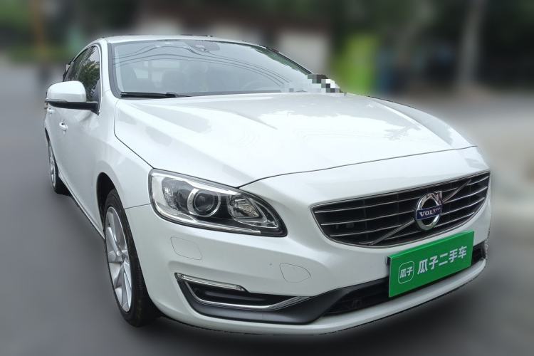 Used Volvo S60 2015 S60L 2.0T Zhiyuan Edition Front Right 45 Deg