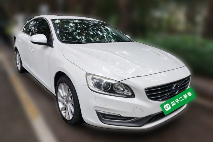 Used Volvo S60 2015 S60L 2.0T Zhiyuan Edition Front Right 45 Deg