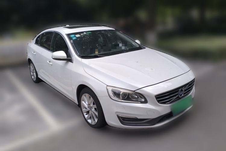 Used Volvo S60 2015 S60L 2.0T Zhiyuan Edition Front Right 45 Deg