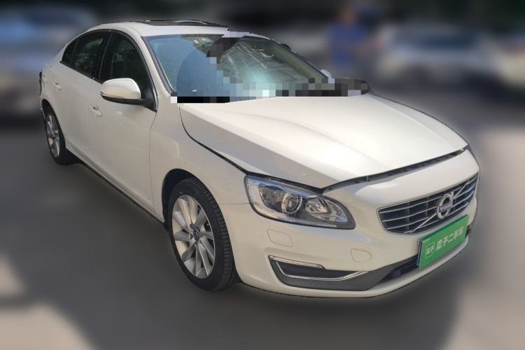 Used Volvo S60 2015 S60L 2.0T Zhiyuan Edition Front Right 45 Deg