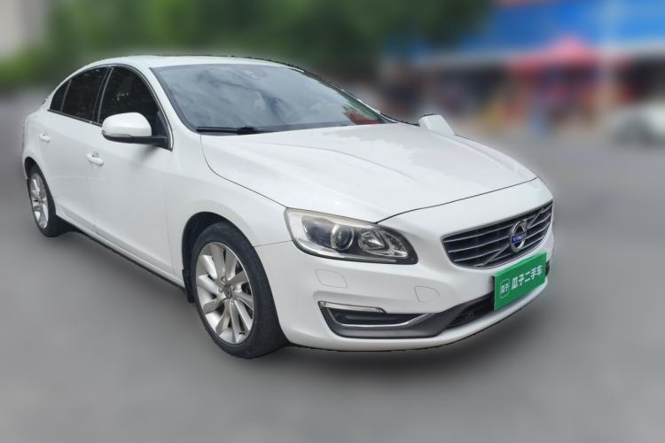 Used Volvo S60 2015 S60L 2.0T Zhiyuan Edition Front Right 45 Deg