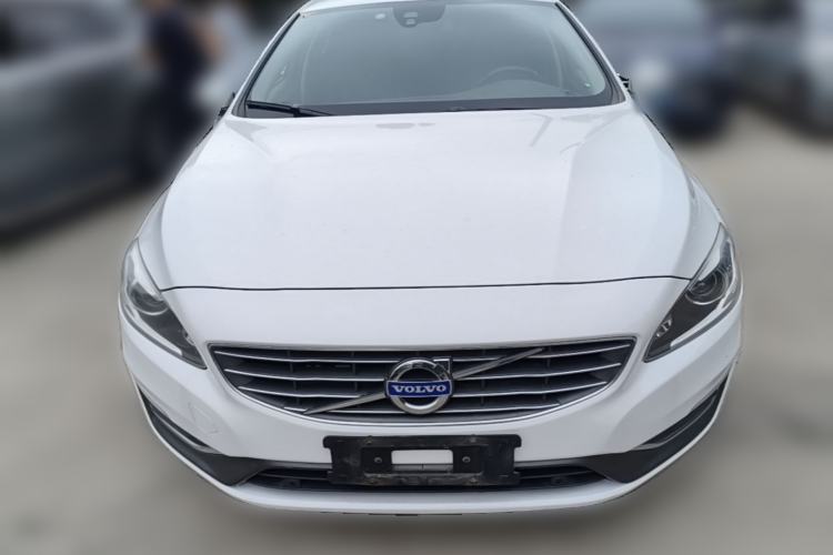 Used Volvo S60 2015 S60L 2.0T Zhiyuan Edition Front