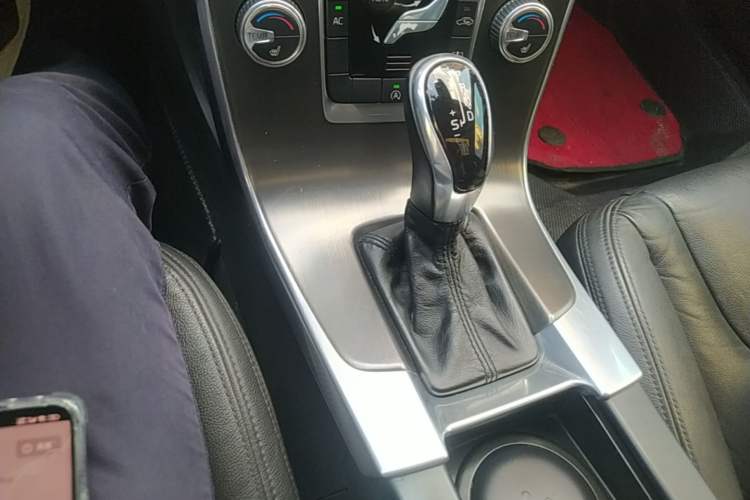 Used Volvo S60 2015 S60L T5 Intelligent Drive Edition Gear Lever