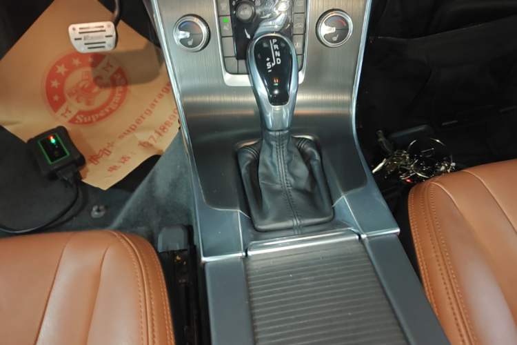 Used Volvo S60 2015 S60L T5 Intelligent Drive Edition Gear Lever