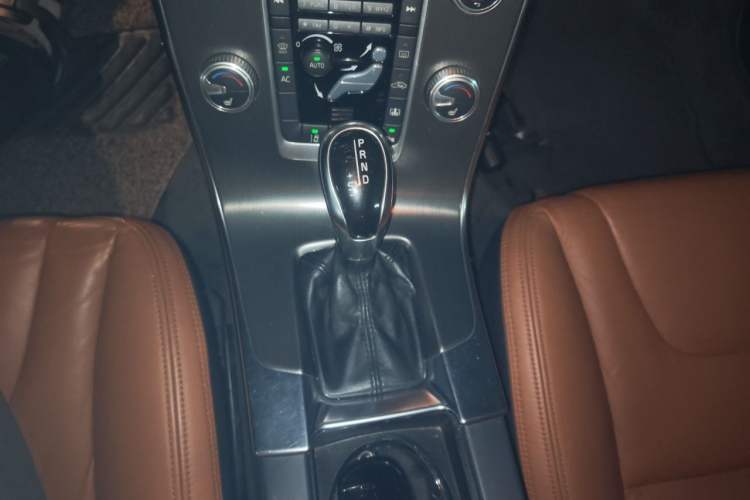 Used Volvo S60 2015 S60L T5 Intelligent Drive Edition Gear Lever