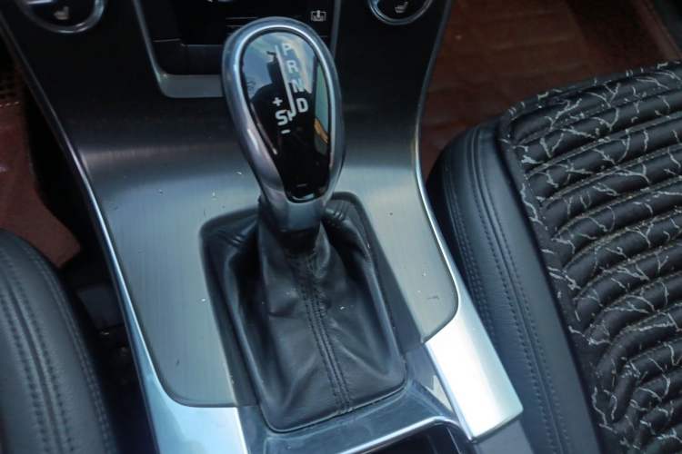 Used Volvo S60 2015 S60L T5 Intelligent Drive Edition Gear Lever