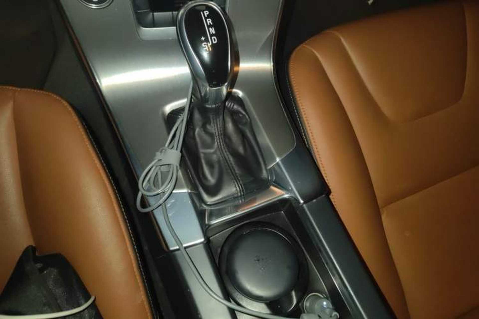 Used Volvo S60 2015 S60L 2.0T Zhiyuan Edition Gear Lever