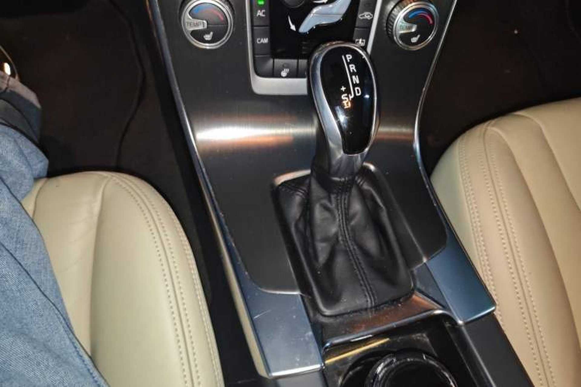 Used Volvo S60 2015 S60L T5 Zhiyue Edition Gear Lever