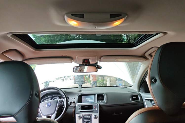 Used Volvo S60 2015 S60L 2.0T Zhiyuan Edition Headliner