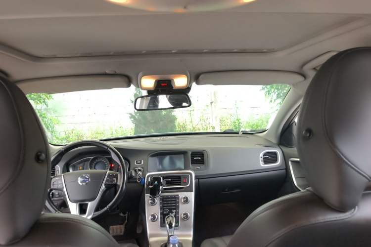 Used Volvo S60 2015 S60L 2.0T Zhiyuan Edition Headliner