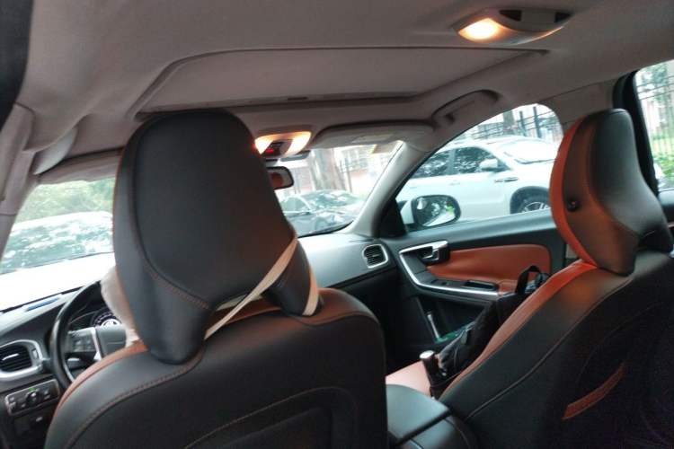 Used Volvo S60 2015 S60L 2.0T Zhiyuan Edition Headliner