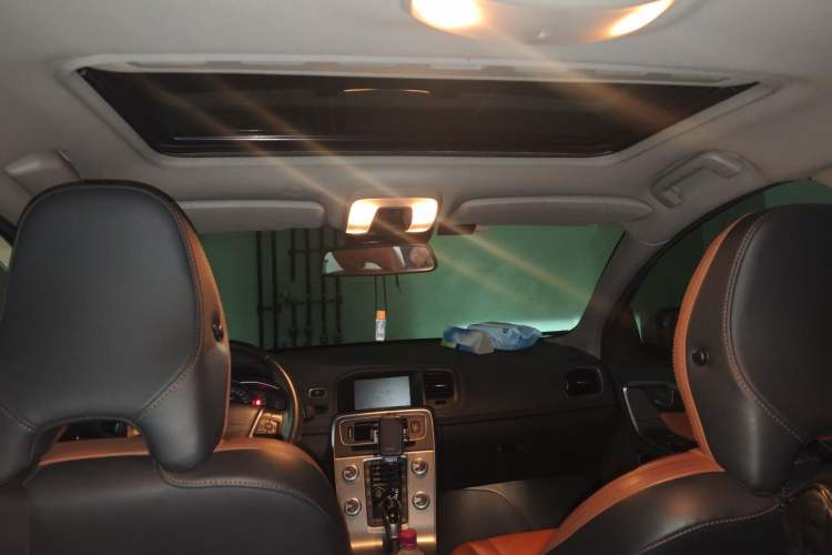 Used Volvo S60 2015 S60L 2.0T Zhiyuan Edition Headliner