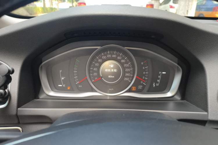 Used Volvo S60 2015 S60L 2.0T Zhiyuan Edition Instrument Cluster
