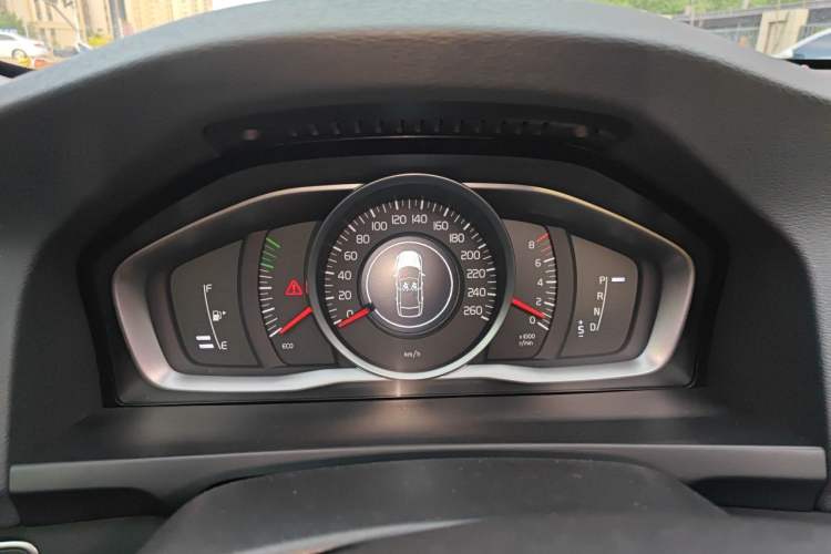 Used Volvo S60 2015 S60L 2.0T Zhiyuan Edition Instrument Cluster