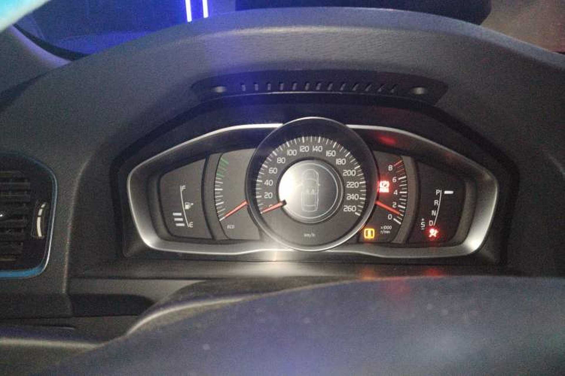 Used Volvo S60 2015 S60L 2.0T Zhiyuan Edition Instrument Cluster