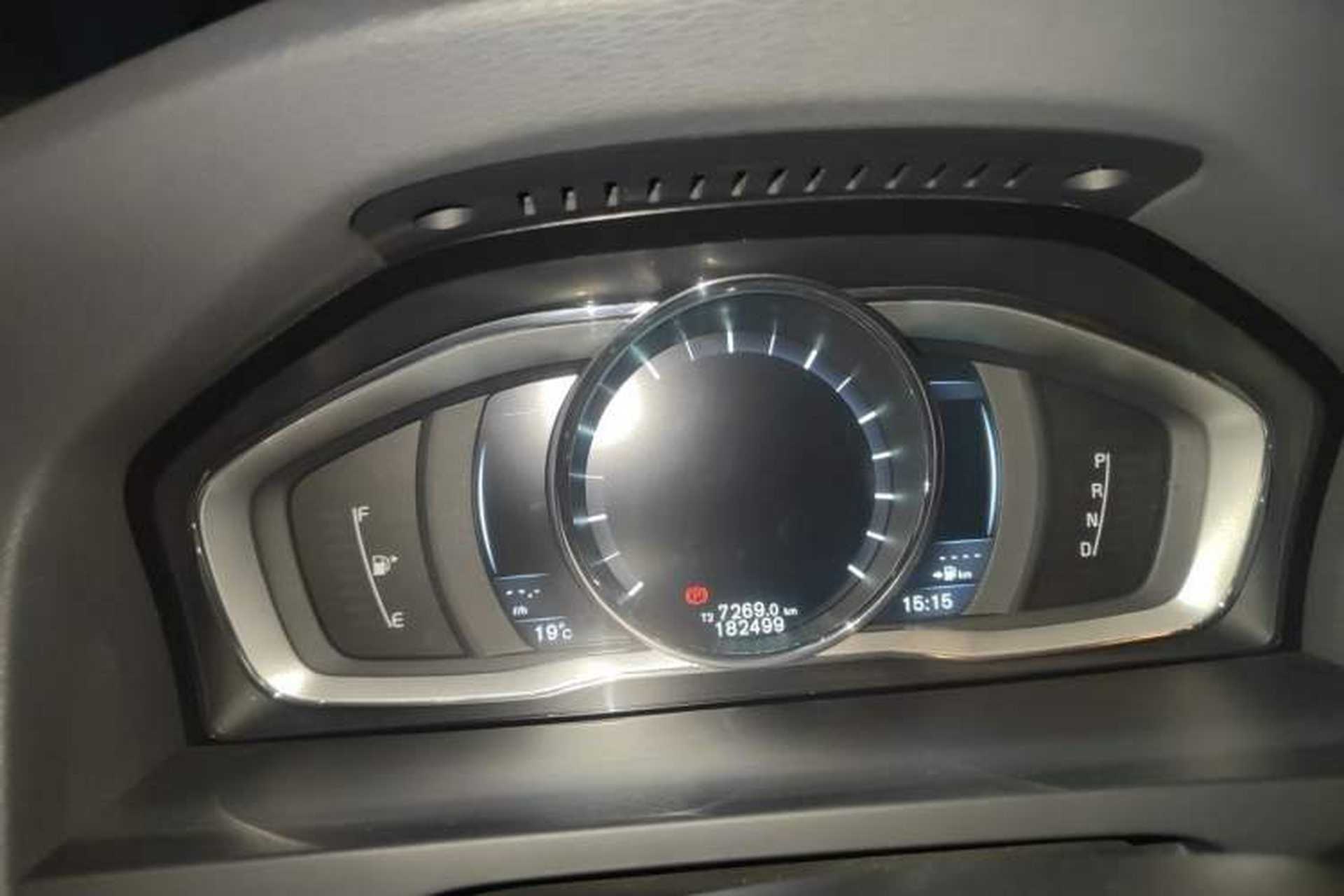 Used Volvo S60 2015 S60L 2.0T Zhiyuan Edition Instrument Cluster