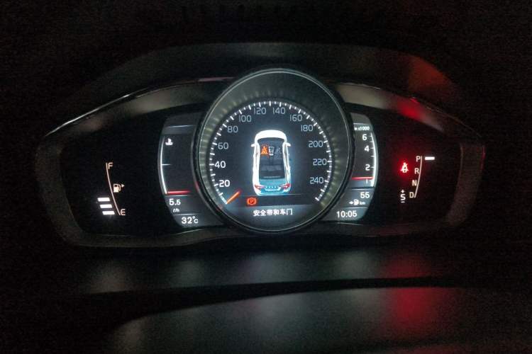 Used Volvo S60 2015 S60L 2.0T Zhiyuan Edition Instrument Cluster