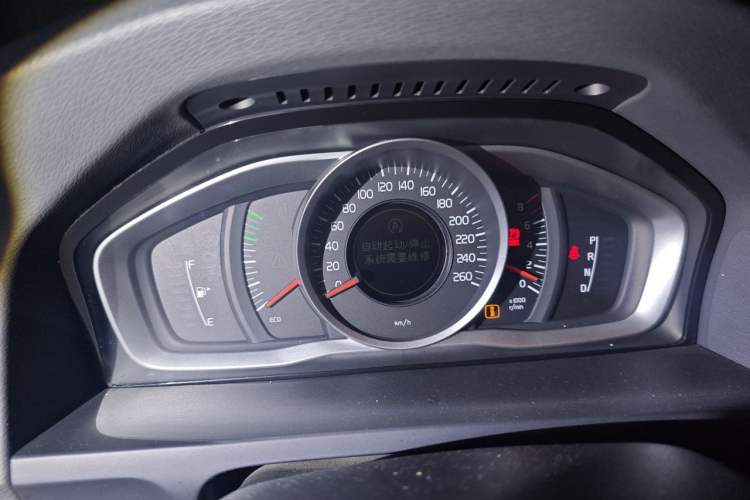 Used Volvo S60 2015 S60L 2.0T Zhiyuan Edition Instrument Cluster