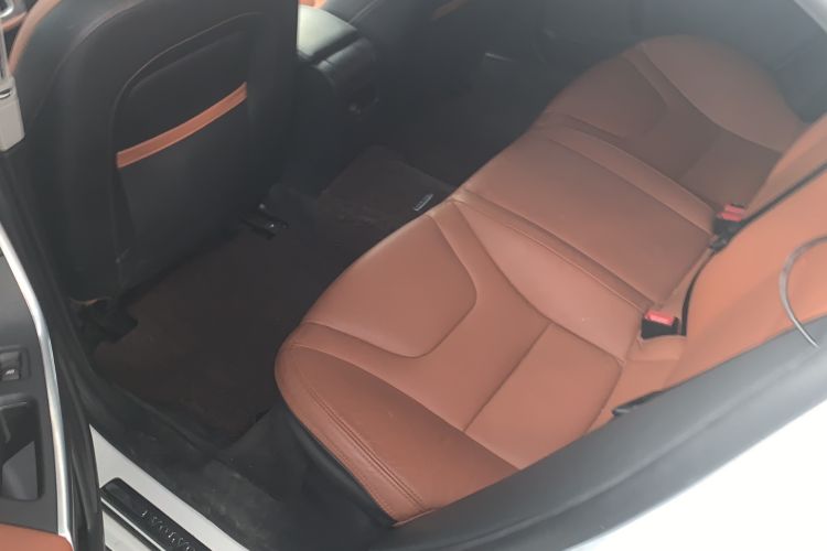 Used Volvo S60 2015 S60L 2.0T Zhiyuan Edition Interior 3