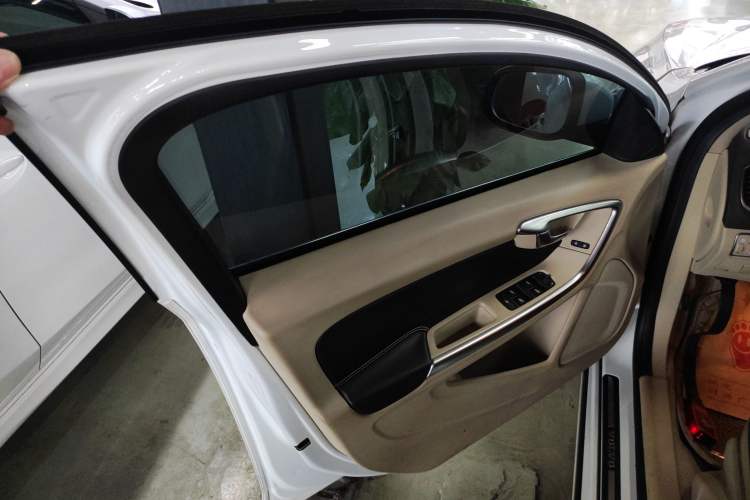 Used Volvo S60 2015 S60L 2.0T Zhiyuan Edition Interior 7