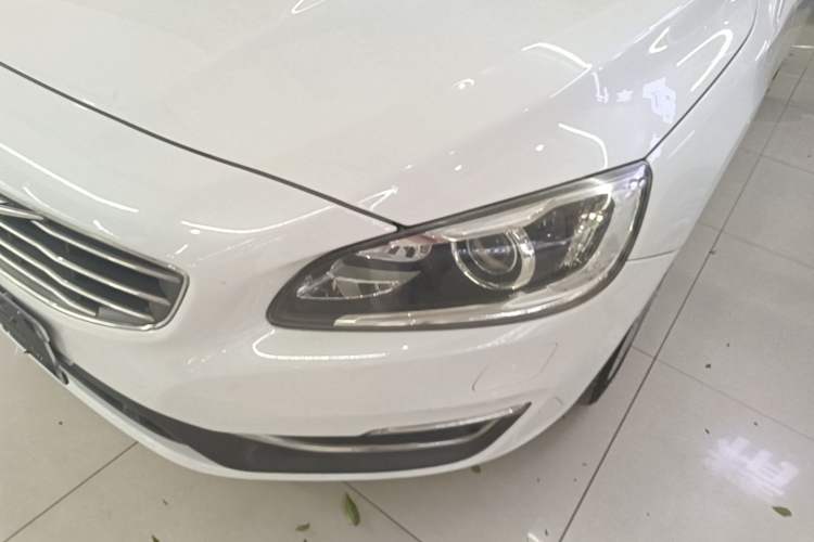 Used Volvo S60 2015 S60L 2.0T Zhiyuan Edition Left Front Headlight