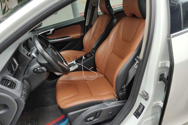 Used Volvo S60 2015 S60L 2.0T Zhiyuan Edition Left Front Seat